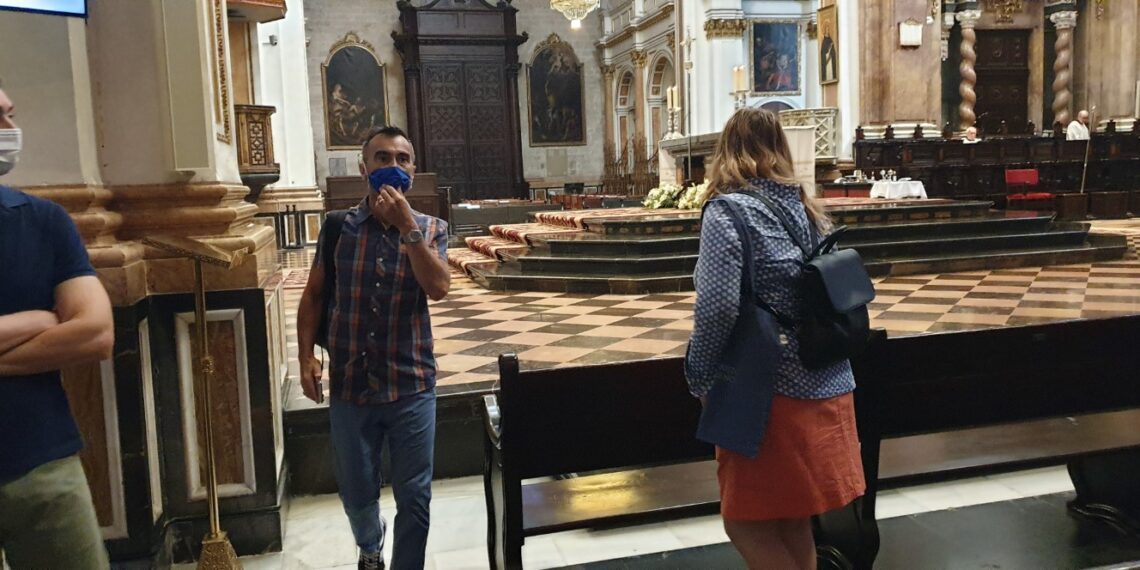 La Dra. Ana Mafé acompaña a la televisión francesa en busca de localizaciones para una grabación sobre el Santo Grial