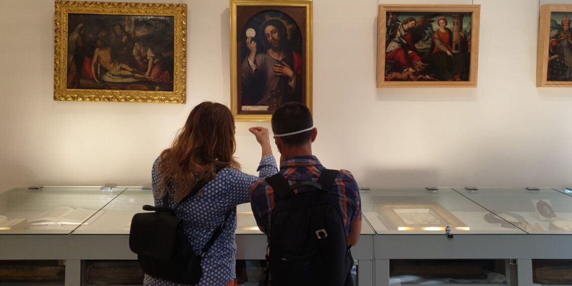 La Dra. Ana Mafé acompaña a la televisión francesa en busca de localizaciones para una grabación sobre el Santo Grial