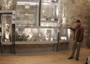 EL CANDELABRO – PROGRAMA DECANO SOBRE MISTERIO