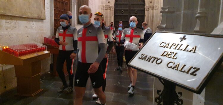 La Catedral de Valencia acoge la I Peregrinación Ciclista Corona de Aragón