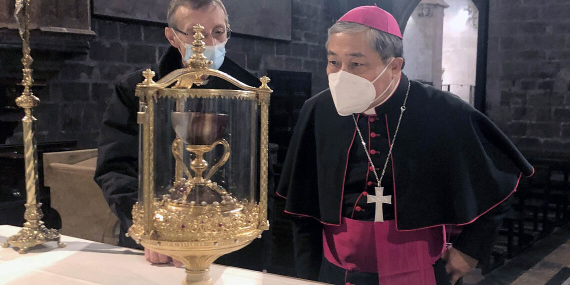 El Nuncio del Papa en España visita por primera vez  Valencia para entregar la bula que declara como ´basílica menor` la iglesia del Sagrado Corazón de Jesús  