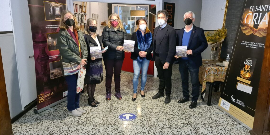 Colomer recibe el Plan Estratégico Integral del Camino del Santo Grial en Aula Grial