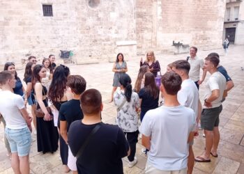 Intercambio de conocimientos entre estudiantes eslovenos Erasmus+ y El Camino del Santo Grial